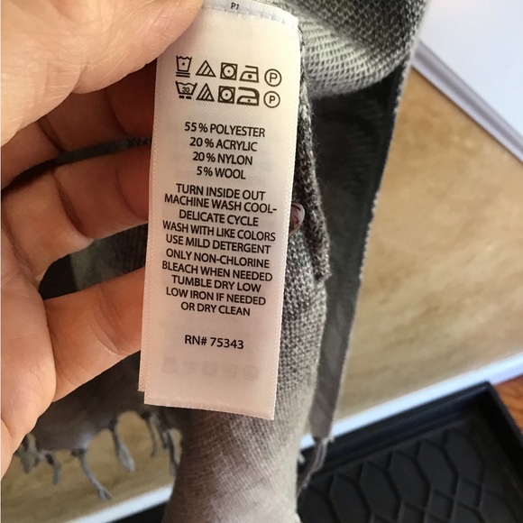 Rachel Zoe Black And Grey Plaid Long Sleeve Duster/Jacket With Fringe Size S - Picture 10 of 11